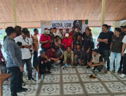 Puluhan Wartawan, dan LSM Kabupaten Lebak  Sikapi Polemik akun tiktok Abah 80. 