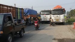Muhammad Jaelani : Puluhan Truk Parkir di Badan Jalan Cirabit Tidak Ada Penindakan Dari APH, Di Duga Kuat ada Oknum Pejabat / APH  yang Bekingi.